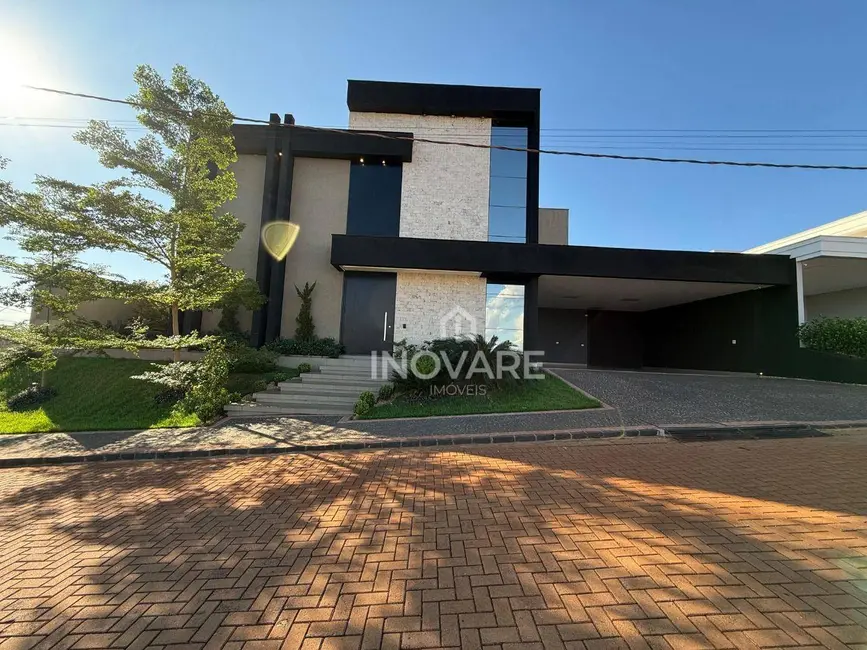 Casa de Condomínio com 4 quartos à venda, 600m2 em Arapora - MG - imagem 1 Foto 1 de Casa de Condomínio com 4 quartos à venda, 600m2 em Arapora - MG