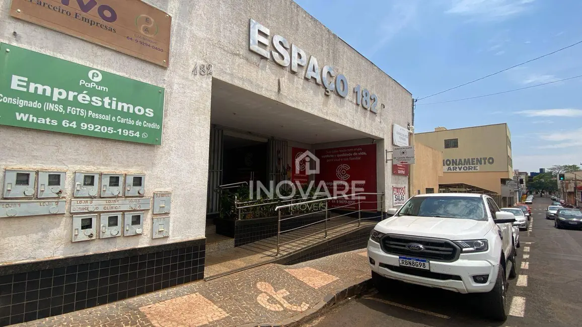 Sala Comercial para alugar, 305m2 em Itumbiara - GO - imagem 2 Foto 2 de Sala Comercial para alugar, 305m2 em Itumbiara - GO