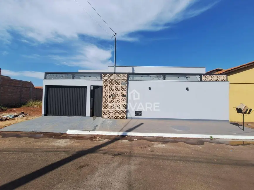 Casa com 3 quartos à venda, 125m2 em Itumbiara - GO - imagem 1 Foto 1 de Casa com 3 quartos à venda, 125m2 em Itumbiara - GO