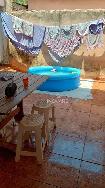 Casa com 2 quartos à venda, 180m2 em Jardim Leonora, Itumbiara - GO - imagem 8 Foto 8 de Casa com 2 quartos à venda, 180m2 em Jardim Leonora, Itumbiara - GO