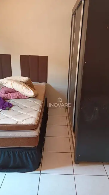 Casa com 2 quartos à venda, 180m2 em Jardim Leonora, Itumbiara - GO - imagem 3 Foto 3 de Casa com 2 quartos à venda, 180m2 em Jardim Leonora, Itumbiara - GO