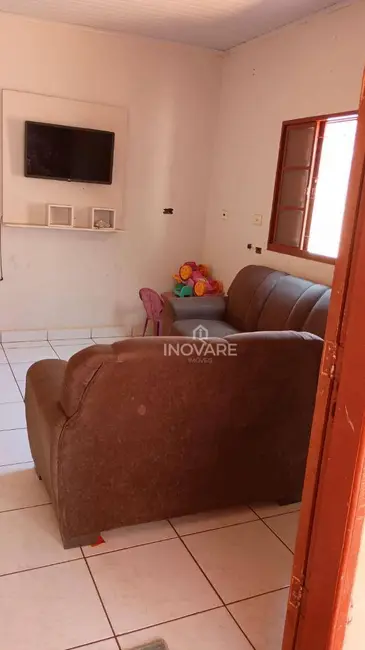 Casa com 2 quartos à venda, 180m2 em Jardim Leonora, Itumbiara - GO - imagem 5 Foto 5 de Casa com 2 quartos à venda, 180m2 em Jardim Leonora, Itumbiara - GO