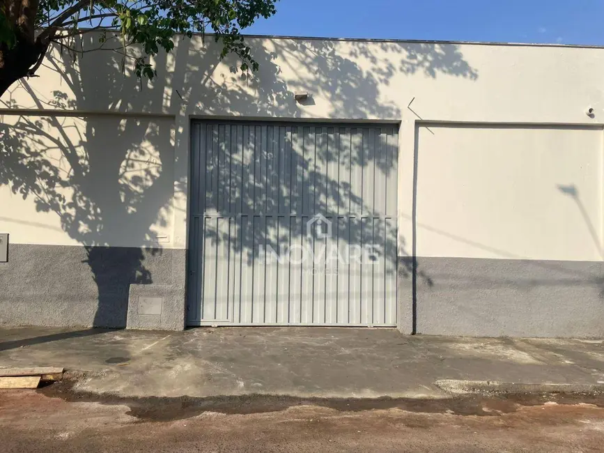 Armazém / Galpão para alugar, 360m2 em Setor Rodoviário, Itumbiara - GO - imagem 1 Foto 1 de Armazém / Galpão para alugar, 360m2 em Setor Rodoviário, Itumbiara - GO