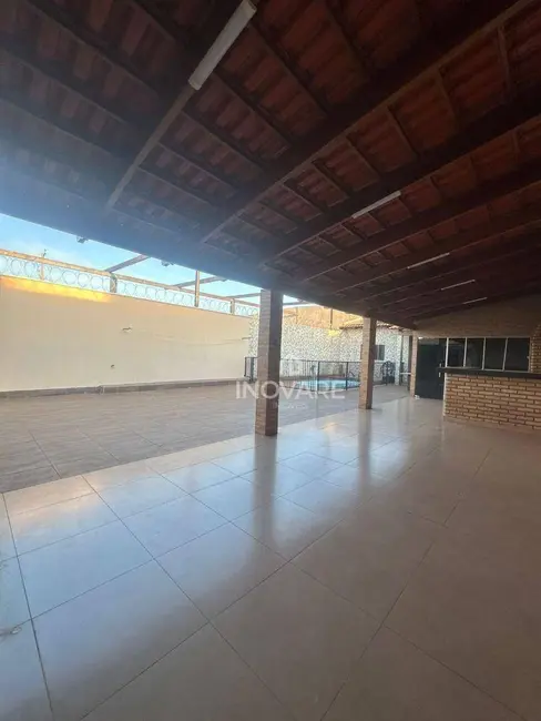 Casa com 3 quartos à venda, 250m2 em Residencial Sonho Verde, Itumbiara - GO - imagem 2 Foto 2 de Casa com 3 quartos à venda, 250m2 em Residencial Sonho Verde, Itumbiara - GO