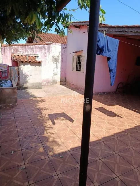 Casa com 3 quartos à venda, 360m2 em Itumbiara - GO - imagem 1 Foto 1 de Casa com 3 quartos à venda, 360m2 em Itumbiara - GO