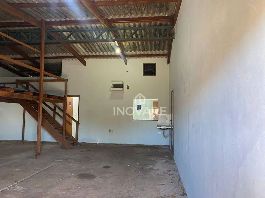Armazém / Galpão para alugar, 1600m2 em Setor Luz, Itumbiara - GO - imagem 8 Foto 8 de Armazém / Galpão para alugar, 1600m2 em Setor Luz, Itumbiara - GO