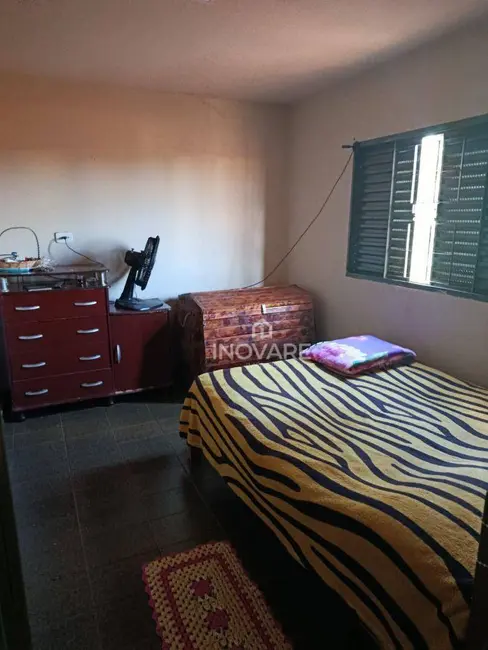 Casa com 2 quartos à venda em Itumbiara - GO - imagem 5 Foto 5 de Casa com 2 quartos à venda em Itumbiara - GO