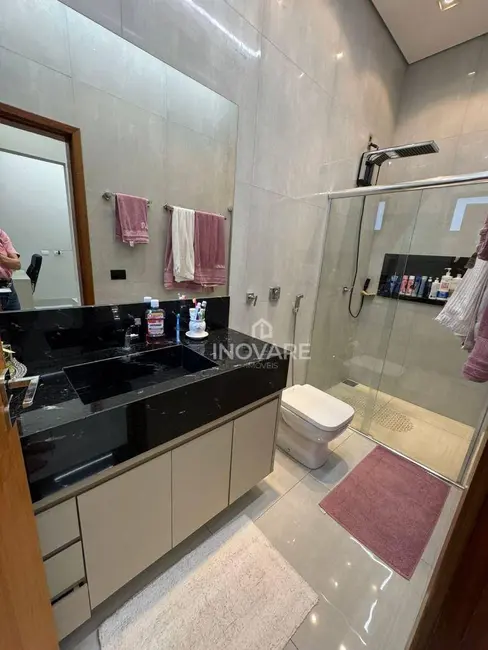 Casa de Condomínio com 3 quartos à venda, 600m2 em Arapora - MG - imagem 7 Foto 7 de Casa de Condomínio com 3 quartos à venda, 600m2 em Arapora - MG