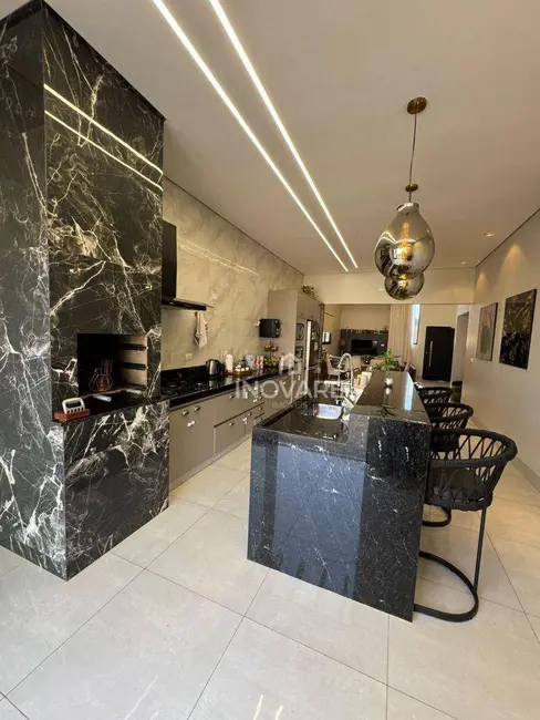 Casa de Condomínio com 3 quartos à venda, 600m2 em Arapora - MG - imagem 8 Foto 8 de Casa de Condomínio com 3 quartos à venda, 600m2 em Arapora - MG