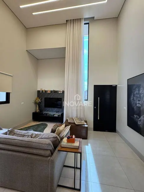 Casa de Condomínio com 3 quartos à venda, 600m2 em Arapora - MG - imagem 2 Foto 2 de Casa de Condomínio com 3 quartos à venda, 600m2 em Arapora - MG