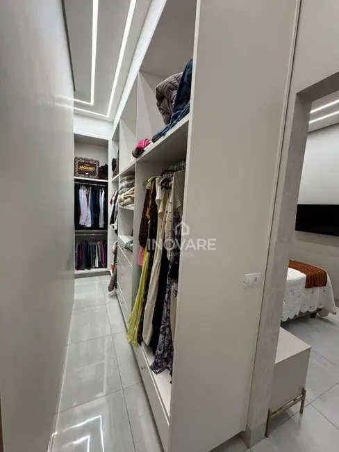 Casa de Condomínio com 3 quartos à venda, 600m2 em Arapora - MG - imagem 4 Foto 4 de Casa de Condomínio com 3 quartos à venda, 600m2 em Arapora - MG