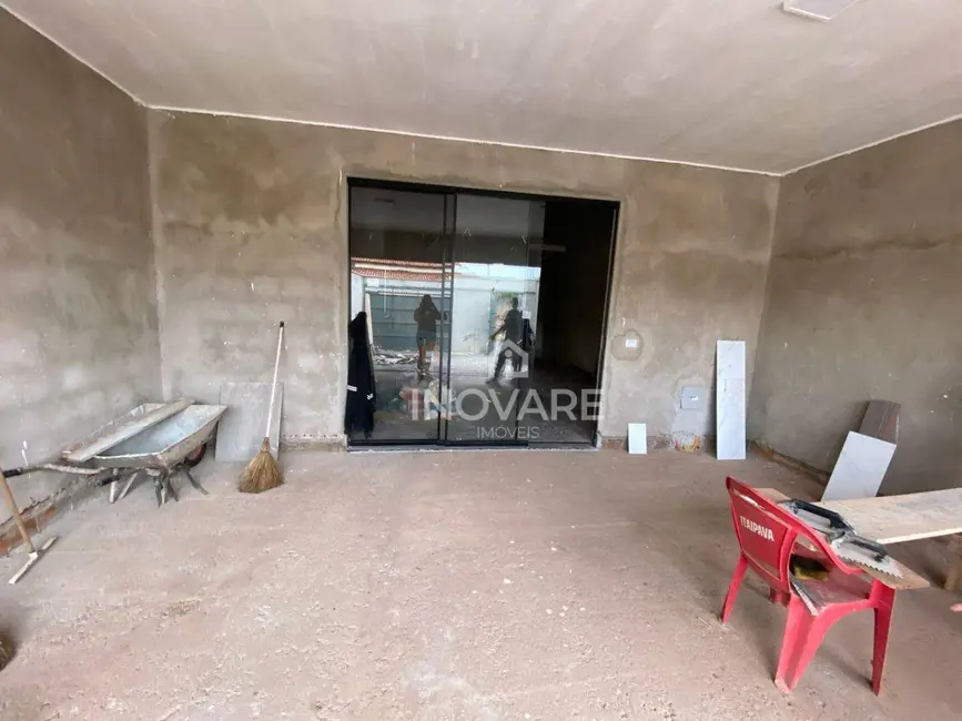 Casa com 3 quartos à venda, 210m2 em Itumbiara - GO - imagem 3 Foto 3 de Casa com 3 quartos à venda, 210m2 em Itumbiara - GO