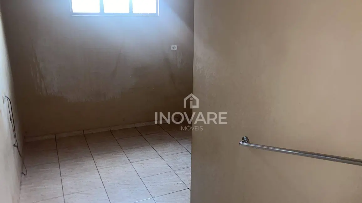 Casa com 4 quartos para alugar, 200m2 em Itumbiara - GO - imagem 7 Foto 7 de Casa com 4 quartos para alugar, 200m2 em Itumbiara - GO