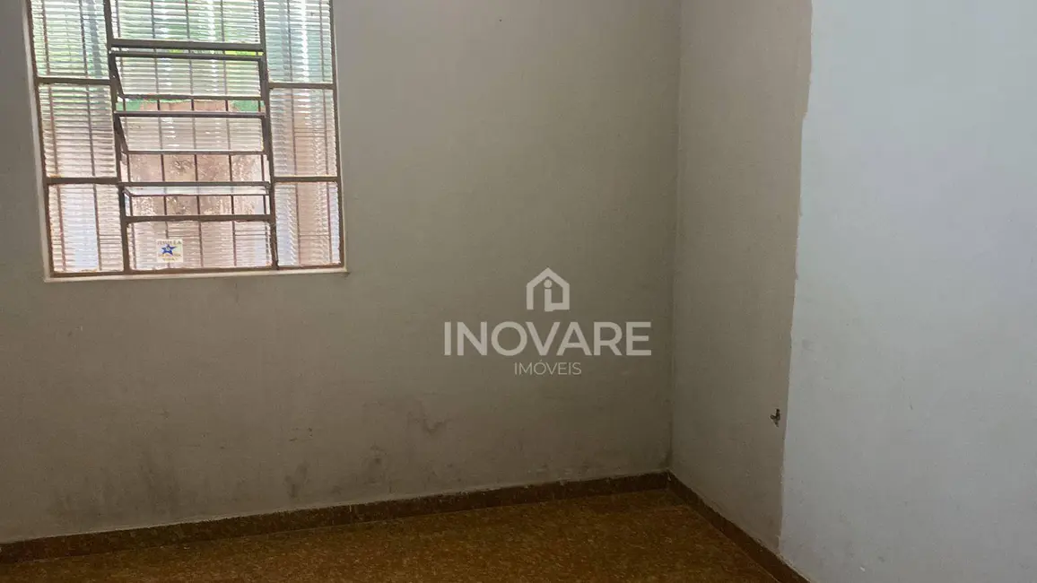 Casa com 4 quartos para alugar, 200m2 em Itumbiara - GO - imagem 9 Foto 9 de Casa com 4 quartos para alugar, 200m2 em Itumbiara - GO