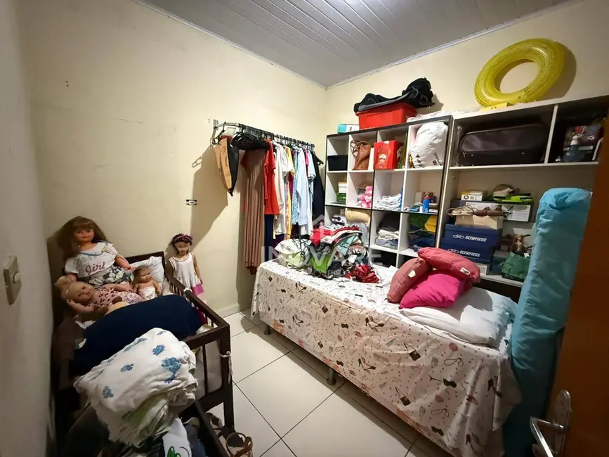 Casa com 4 quartos à venda, 90m2 em Itumbiara - GO - imagem 4 Foto 4 de Casa com 4 quartos à venda, 90m2 em Itumbiara - GO