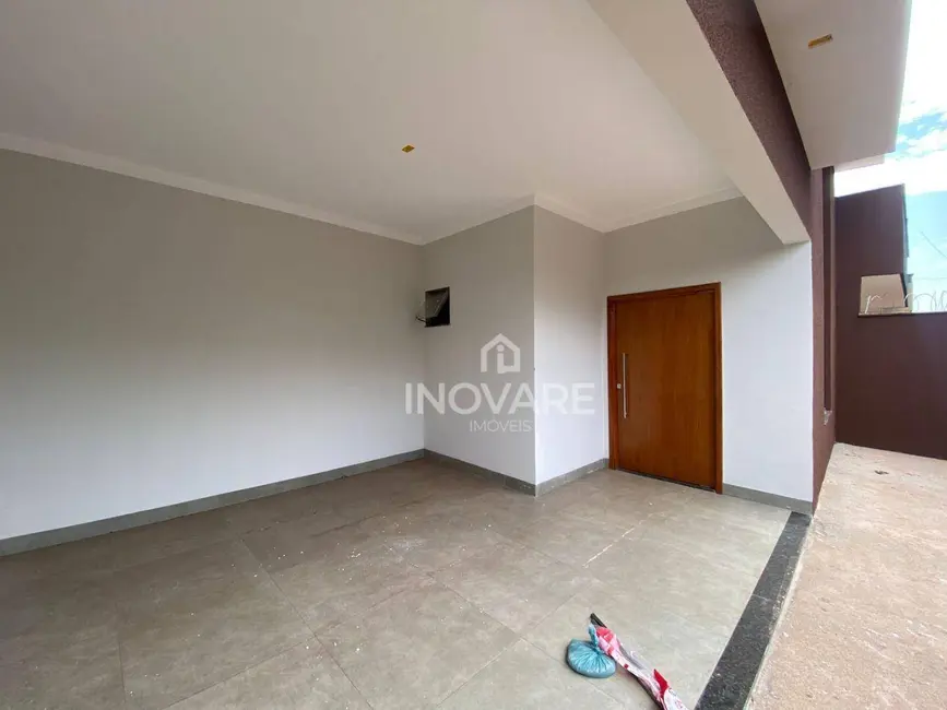 Foto 2 de Casa com 3 quartos à venda, 200m2 em Itumbiara - GO