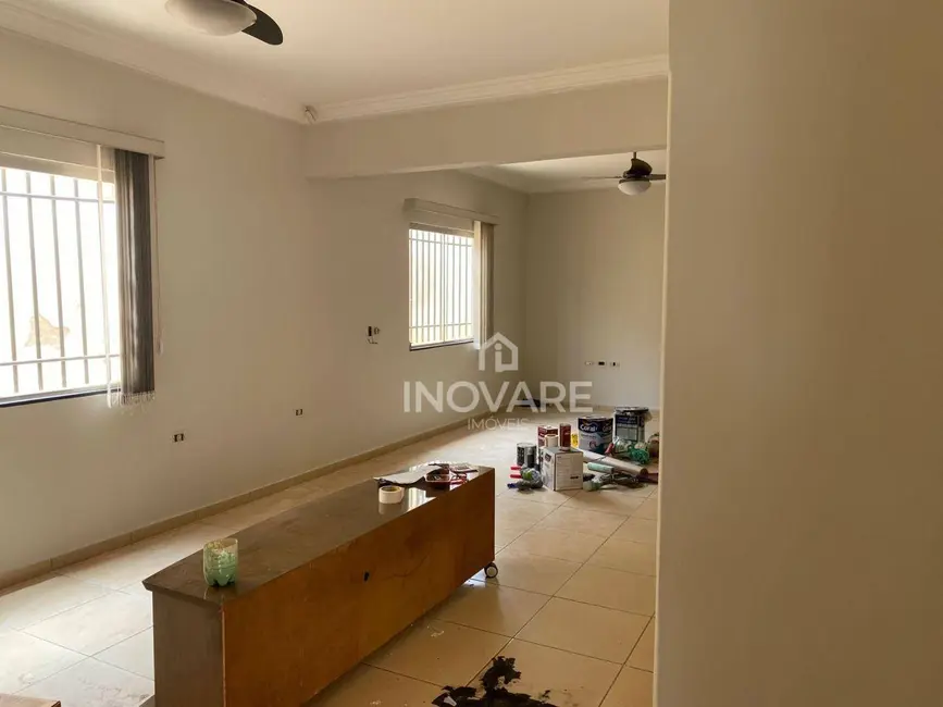 Casa com 3 quartos à venda, 360m2 em Residencial Jardim Primavera, Itumbiara - GO - imagem 3 Foto 3 de Casa com 3 quartos à venda, 360m2 em Residencial Jardim Primavera, Itumbiara - GO
