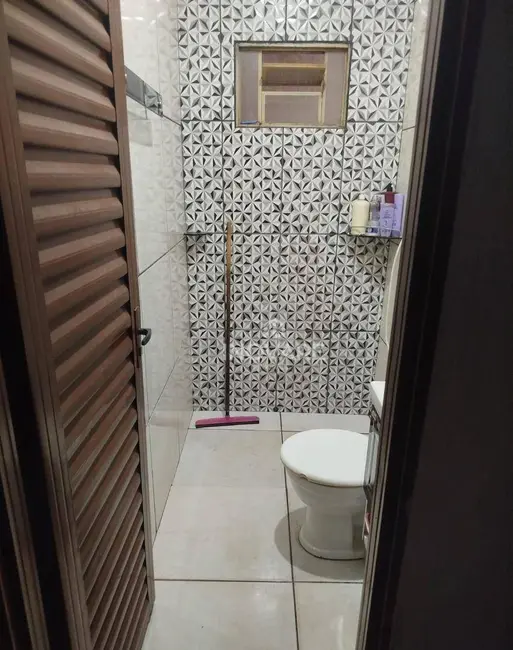 Casa com 3 quartos à venda, 250m2 em Conjunto Habitacional Juca Arantes, Itumbiara - GO - imagem 6 Foto 6 de Casa com 3 quartos à venda, 250m2 em Conjunto Habitacional Juca Arantes, Itumbiara - GO