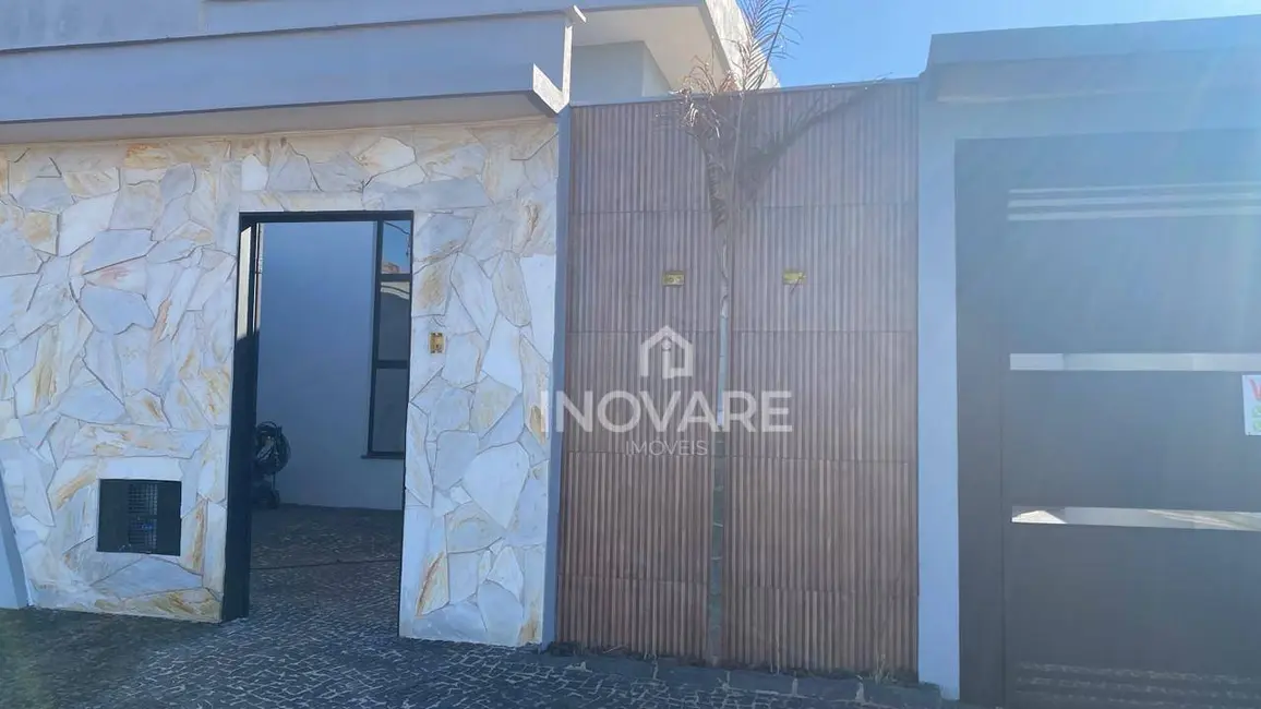 Foto 2 de Casa com 3 quartos à venda, 250m2 em Itumbiara - GO