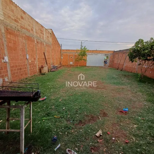 Foto 1 de Casa com 2 quartos à venda, 250m2 em Itumbiara - GO