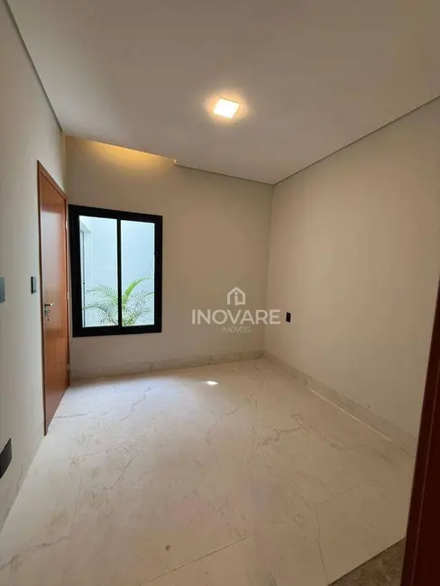 Foto 8 de Casa com 3 quartos à venda, 250m2 em Itumbiara - GO
