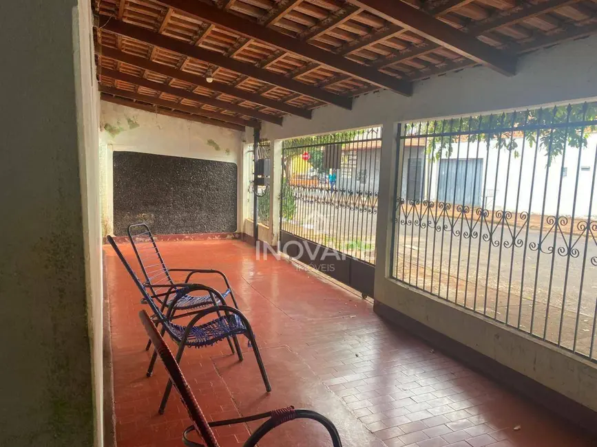Foto 2 de Casa com 2 quartos à venda, 360m2 em Setor Novo Horizonte, Itumbiara - GO