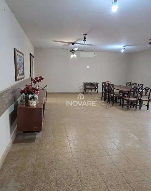 Kitnet com 3 quartos para alugar, 480m2 em Itumbiara - GO - imagem 6 Foto 6 de Kitnet com 3 quartos para alugar, 480m2 em Itumbiara - GO