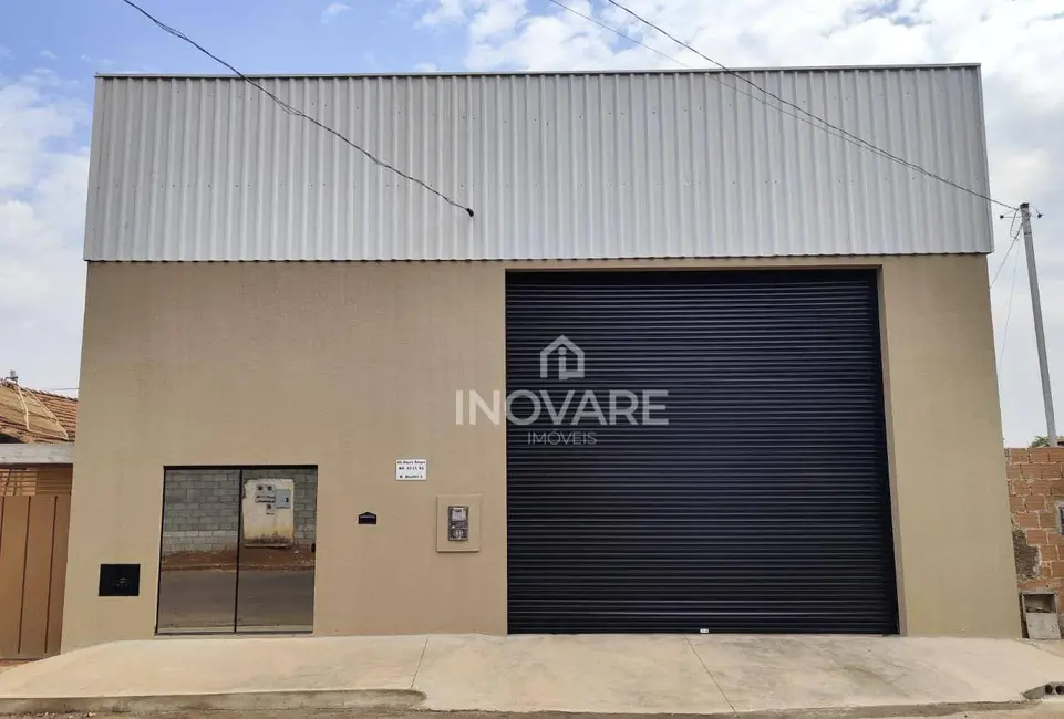 Foto 1 de Armazém / Galpão à venda, 300m2 em Setor Buritys, Itumbiara - GO