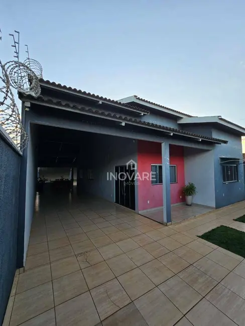 Casa com 3 quartos à venda, 392m2 em Itumbiara - GO - imagem 1 Foto 1 de Casa com 3 quartos à venda, 392m2 em Itumbiara - GO