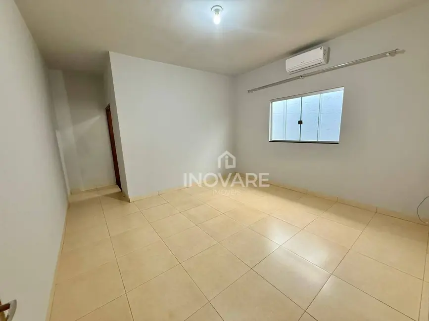 Casa com 3 quartos à venda e para alugar, 180m2 em Itumbiara - GO - imagem 7 Foto 7 de Casa com 3 quartos à venda e para alugar, 180m2 em Itumbiara - GO