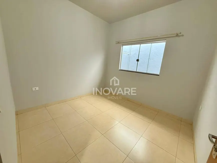 Casa com 3 quartos à venda e para alugar, 180m2 em Itumbiara - GO - imagem 8 Foto 8 de Casa com 3 quartos à venda e para alugar, 180m2 em Itumbiara - GO