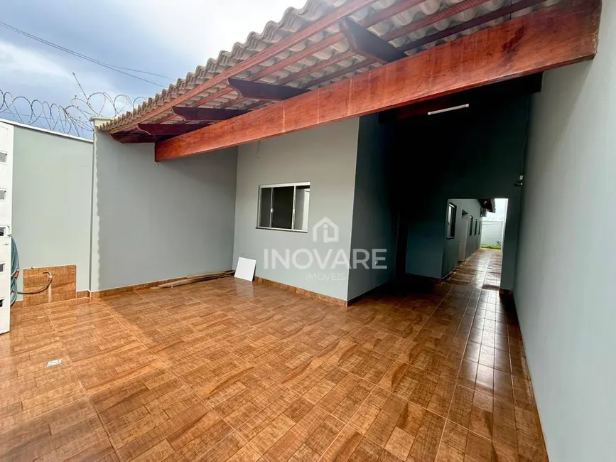 Casa com 3 quartos à venda e para alugar, 180m2 em Itumbiara - GO - imagem 3 Foto 3 de Casa com 3 quartos à venda e para alugar, 180m2 em Itumbiara - GO