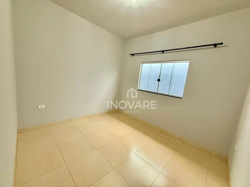 Casa com 3 quartos à venda e para alugar, 180m2 em Itumbiara - GO - imagem 6 Foto 6 de Casa com 3 quartos à venda e para alugar, 180m2 em Itumbiara - GO