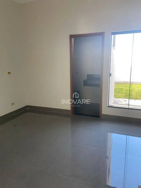 Foto 2 de Casa com 3 quartos à venda, 180m2 em Itumbiara - GO
