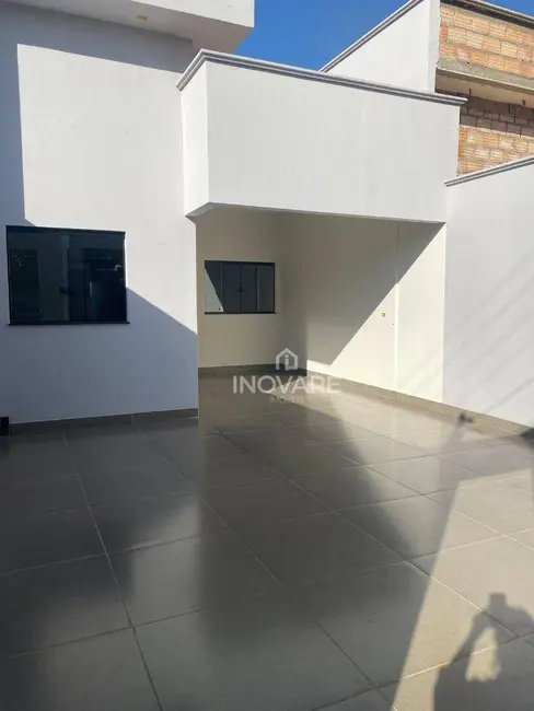 Foto 1 de Casa com 3 quartos à venda, 180m2 em Itumbiara - GO