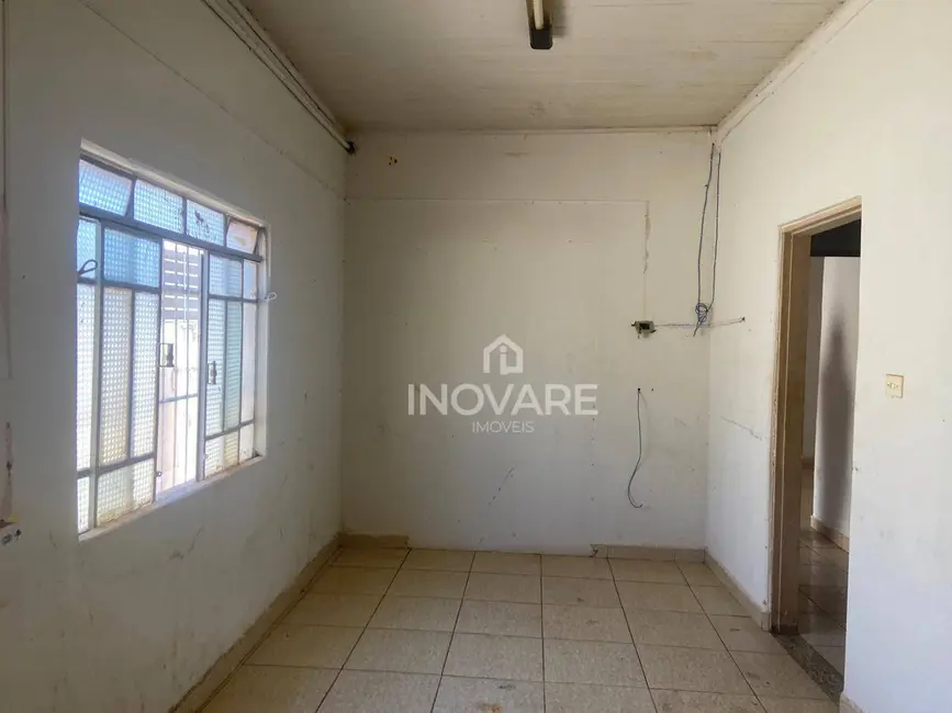 Sala Comercial para alugar, 250m2 em Itumbiara - GO - imagem 4 Foto 4 de Sala Comercial para alugar, 250m2 em Itumbiara - GO