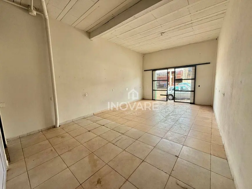 Foto 1 de Sala Comercial para alugar, 50m2 em Social, Itumbiara - GO