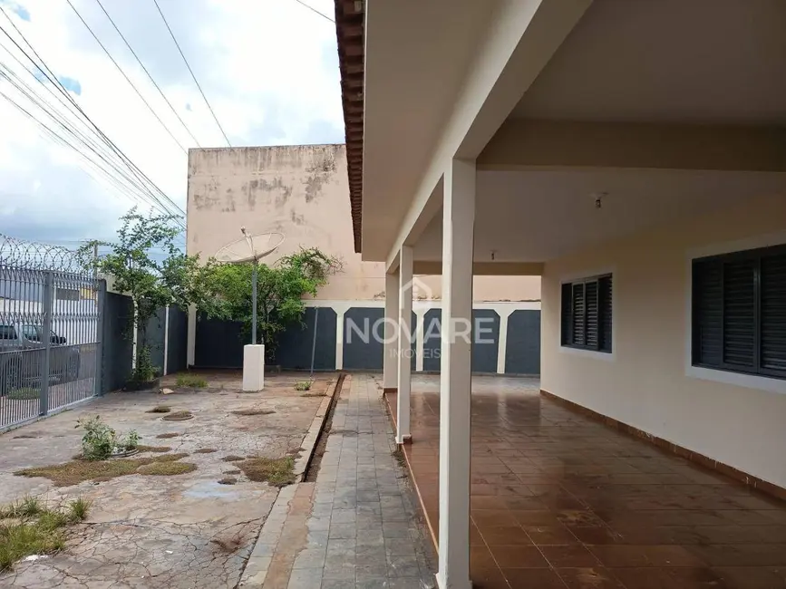 Foto 1 de Casa com 3 quartos à venda, 395m2 em Itumbiara - GO