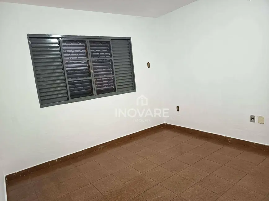 Foto 6 de Casa com 3 quartos à venda, 395m2 em Itumbiara - GO