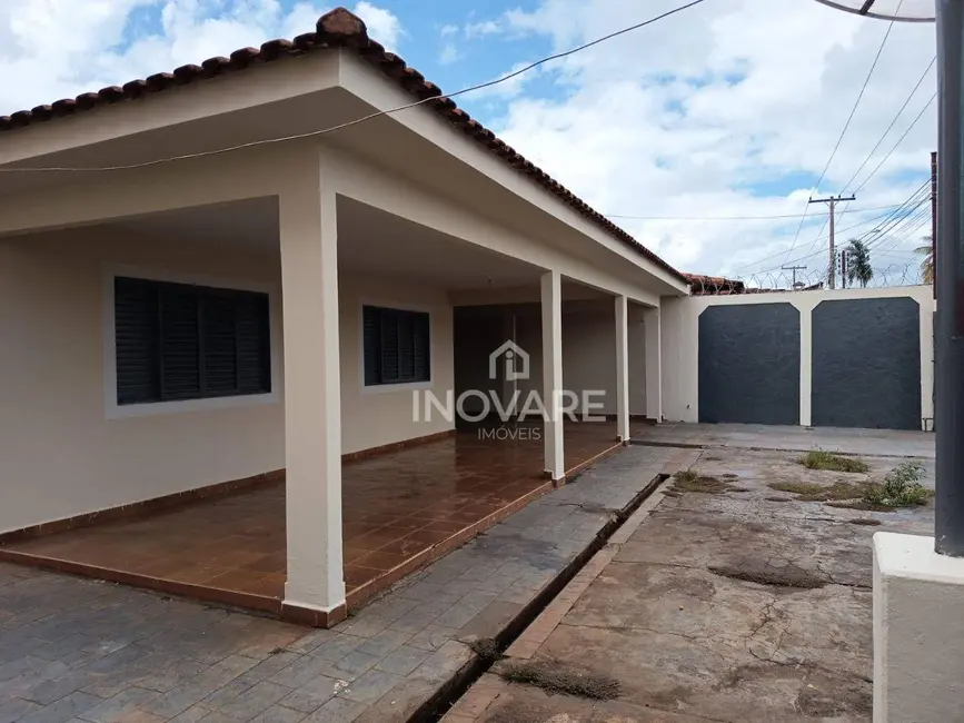 Foto 2 de Casa com 3 quartos à venda, 395m2 em Itumbiara - GO