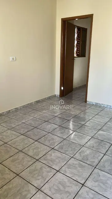Foto 1 de Kitnet com 1 quarto para alugar em Itumbiara - GO
