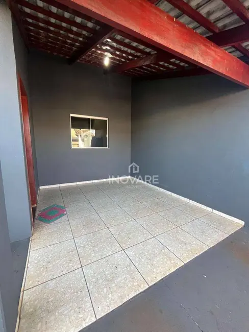 Foto 4 de Casa com 2 quartos à venda, 200m2 em Itumbiara - GO