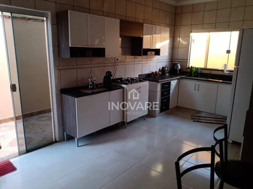 Casa com 4 quartos à venda e para alugar em Jardim América, Itumbiara - GO - imagem 6 Foto 6 de Casa com 4 quartos à venda e para alugar em Jardim América, Itumbiara - GO