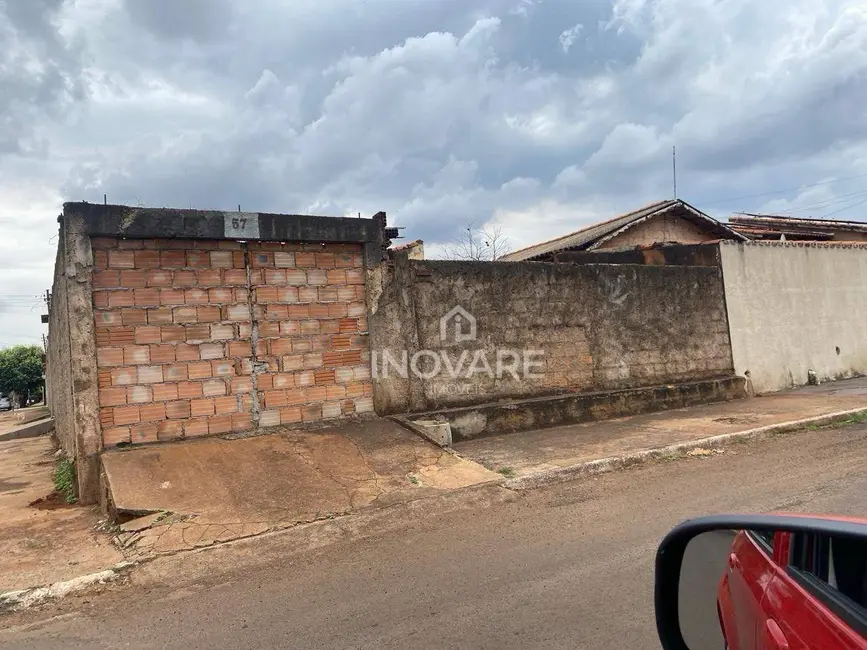 Foto 2 de Casa com 2 quartos à venda, 250m2 em Itumbiara - GO