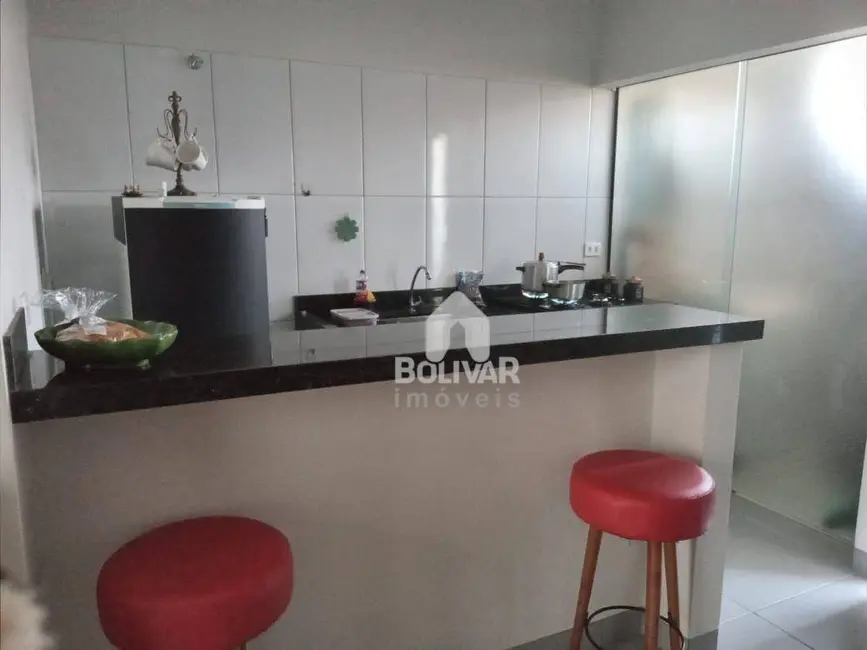 Foto 3 de Casa com 2 quartos para alugar, 70m2 em Setor Novo Horizonte, Itumbiara - GO