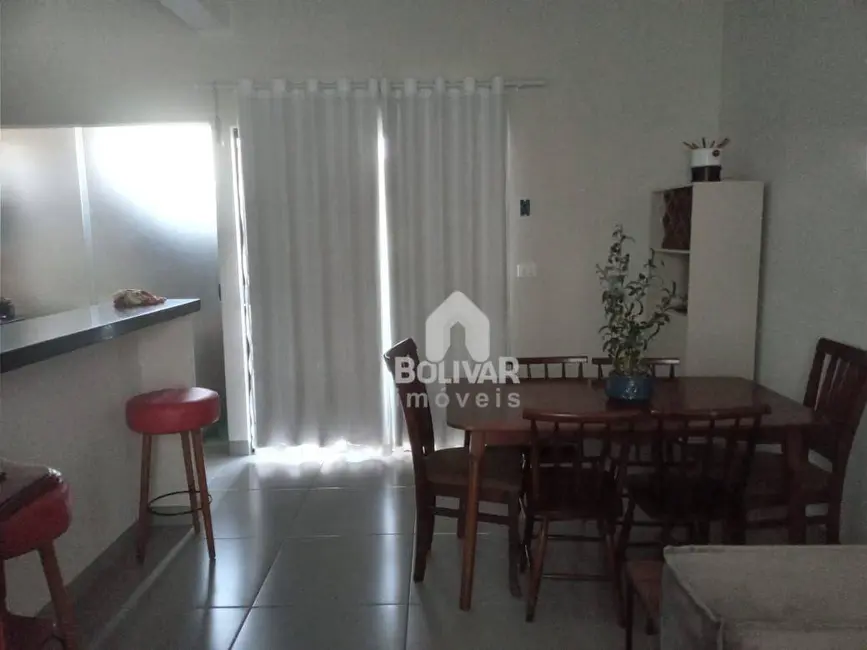 Foto 4 de Casa com 2 quartos para alugar, 70m2 em Setor Novo Horizonte, Itumbiara - GO