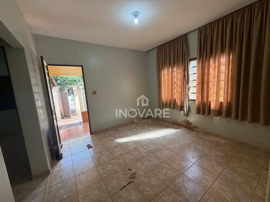 Foto 4 de Casa com 3 quartos à venda, 250m2 em Itumbiara - GO