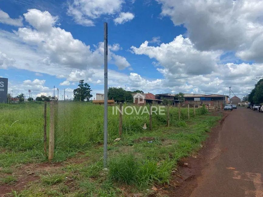 Foto 3 de Sala Comercial para alugar, 2000m2 em Setor Planalto, Itumbiara - GO