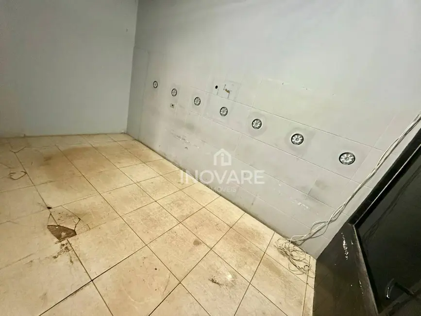 Foto 6 de Armazém / Galpão para alugar, 981m2 em Itumbiara - GO