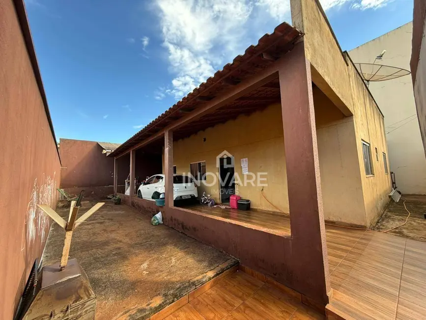 Foto 2 de Casa com 3 quartos à venda em Arapora - MG